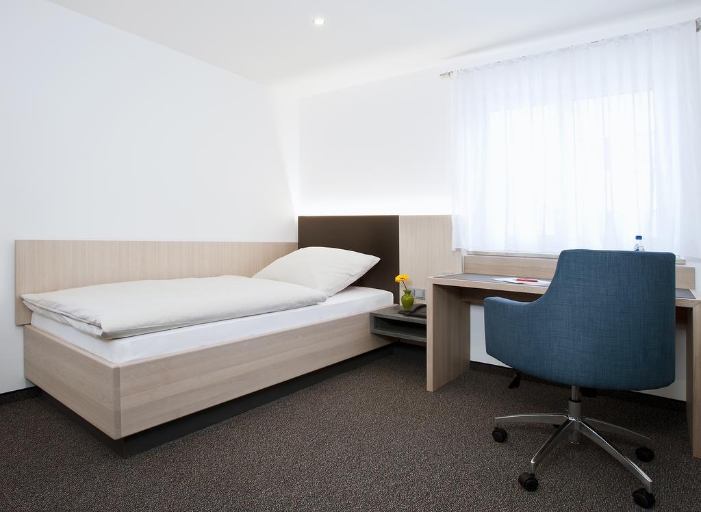 Hotel Kaeferstein Garni Norimberga Esterno foto